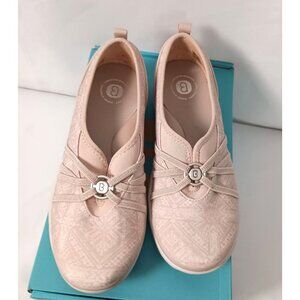 BZees Niche Slip-On Ballet Flats Size 9 Beige Batik New Comfort Washable